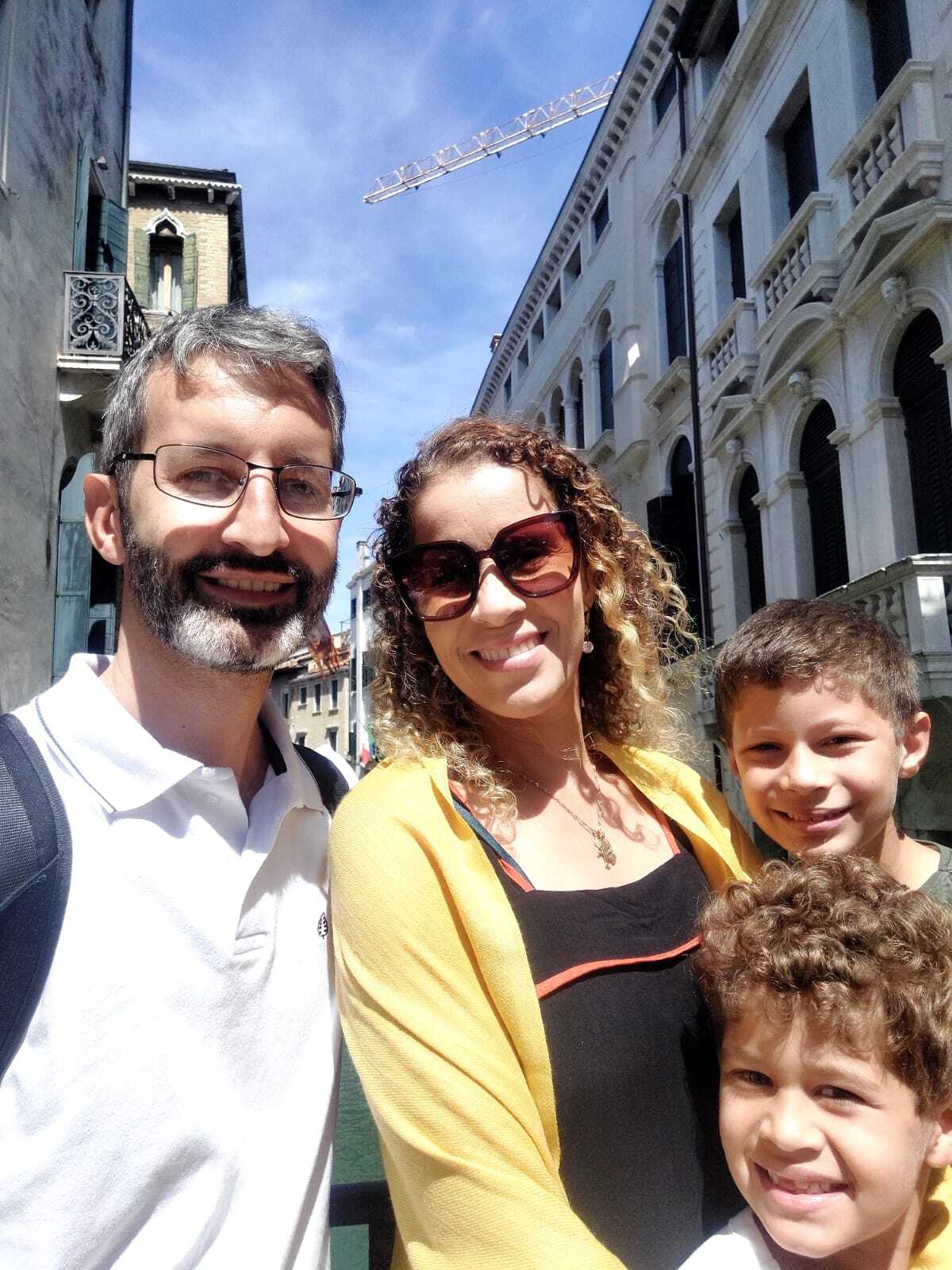 Hathyelle e Vinícius Pernisa